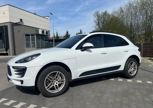 Porsche Macan cena 135000 przebieg: 121000, rok produkcji 2015 z Bełchatów małe 191